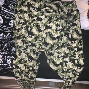 Lularoe camo leggings